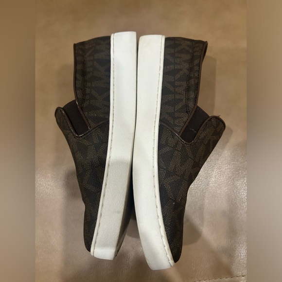 Micheal Kors shoes - Picture 3 of 5